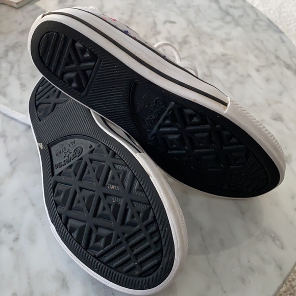 Youth Converse - Picture 3 of 5